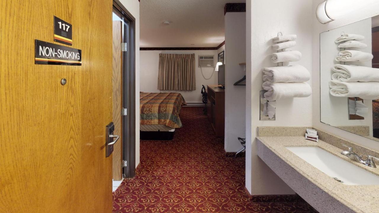 Waconia Inn And Suites Exterior foto